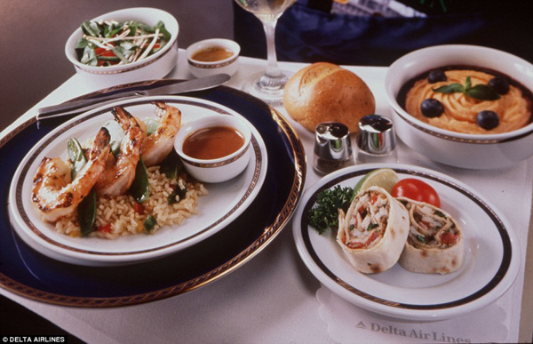 最优秀提名:达美航空公司(delta airlines)头等舱飞机餐,烤虾饭