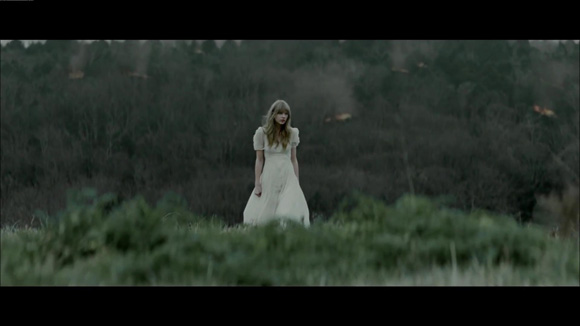 Taylor Swift《Safe&Sound》MV剧照