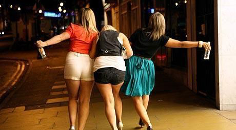 真实的英国：英国帅哥靓女白天、黑夜大不同