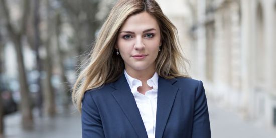 最励志:美女大学生当选法国最年轻副市长(图)