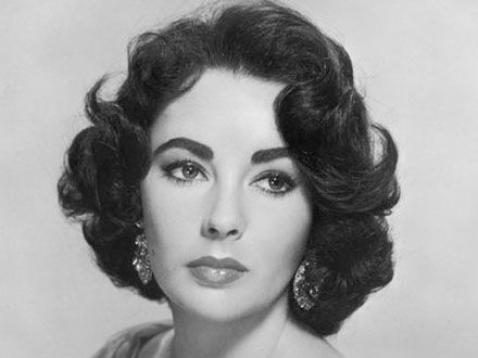 托福阅读素材：跟好莱坞女星学化妆