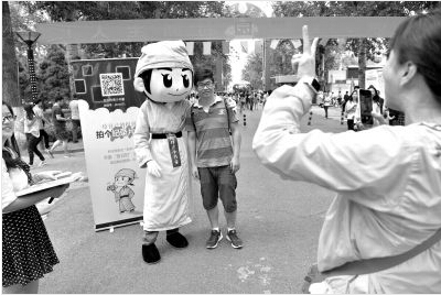 北京交通大学女生伴读报到小漫画v女生(图)_高新生书童时尚图片