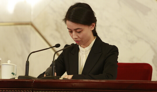 盘点历届两会上美女翻译(组图) 盘点历届两会上美女翻译(组图)