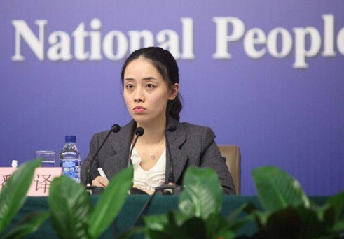 盘点历届两会上美女翻译(组图)