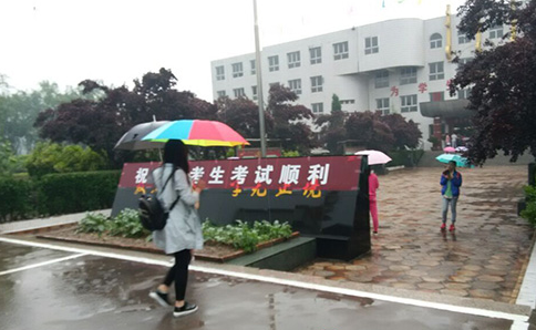 2016高考:山西霍州市第二中学考场(图) 2016高考:山西霍州市第二中学考场(图)