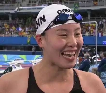 泳坛行走表情包:傅园慧洪荒之力光速圈粉(组图