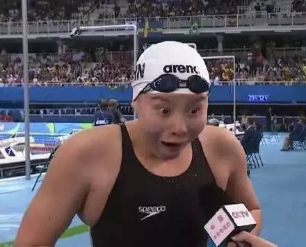 泳坛行走表情包:傅园慧洪荒之力光速圈粉(组图