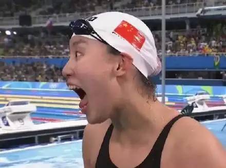 泳坛行走表情包:傅园慧洪荒之力光速圈粉(组图