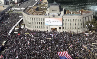 6.png 韩国总统朴槿惠支持者街头游行对抗反对者