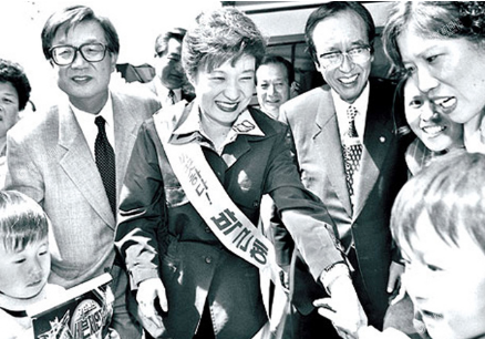 20.png 韩国首位被罢免女的总统-朴槿惠的一生(组图)