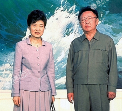 21.png 韩国首位被罢免女的总统-朴槿惠的一生(组图)