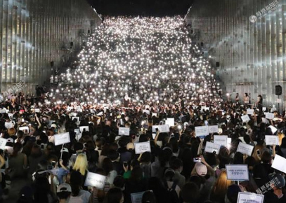 36.png 韩国首位被罢免女的总统-朴槿惠的一生(组图)