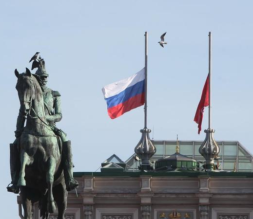 8.png 俄罗斯民众哀悼圣彼得堡地铁爆炸遇难者(组图)