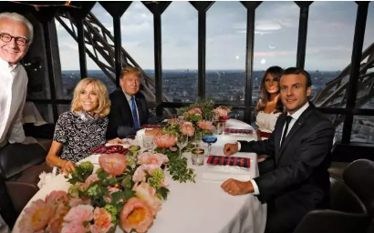 2017法国国庆节川普空降法国参加国庆阅兵(双语新闻)