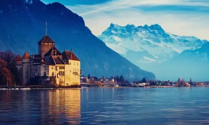 2017年旅游竞争力报告:最安全的国家top9(中法双语)