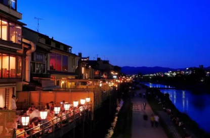 去日本京都旅游：鸭川河畔(图)