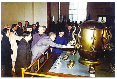 张衡地动仪被历史课本删除