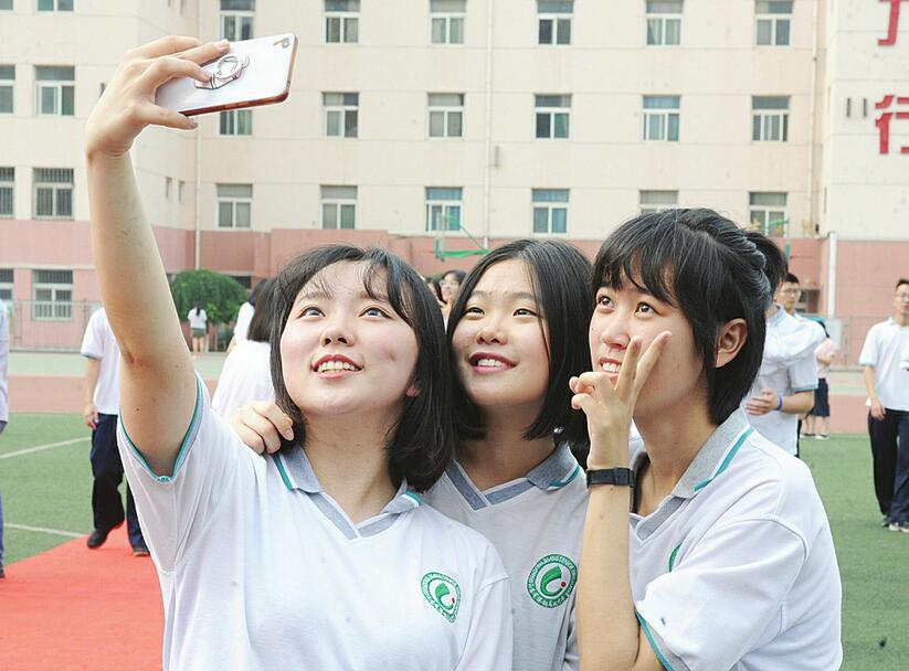 拼搏在今朝 2018年高考大幕拉开