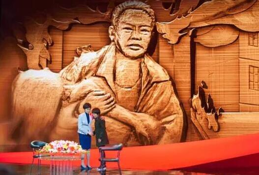 王锋当选2016感动中国十大年度人物