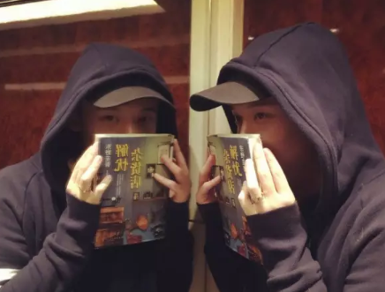 王俊凯和迪丽热巴参演东野圭吾《解忧杂货店》（组图）