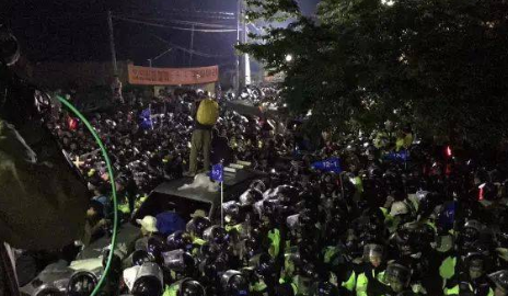 韩国萨德部署完成: 民众与警方冲突现场视频(组图)