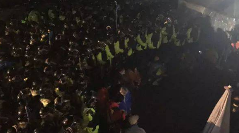韩国萨德部署完成: 民众与警方冲突现场视频(组图)