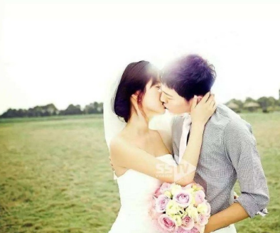 双宋婚礼即将开始 宋仲基宋慧乔婚纱照曝光(组图)
