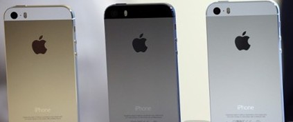 双语：iPhone 5S全球上市 土豪金抢购一空